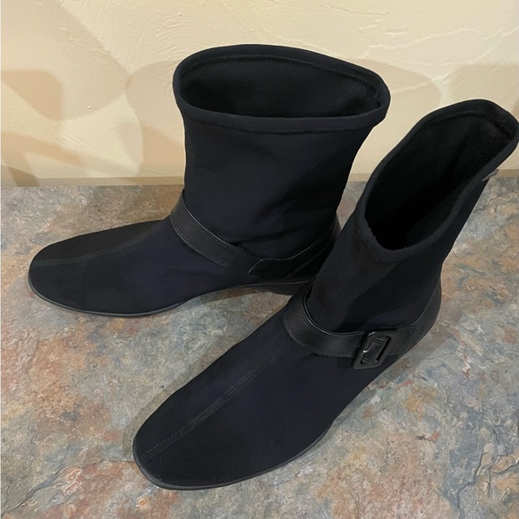 ECCO Gore-Tex Ankle Boot - Picture 3 of 10